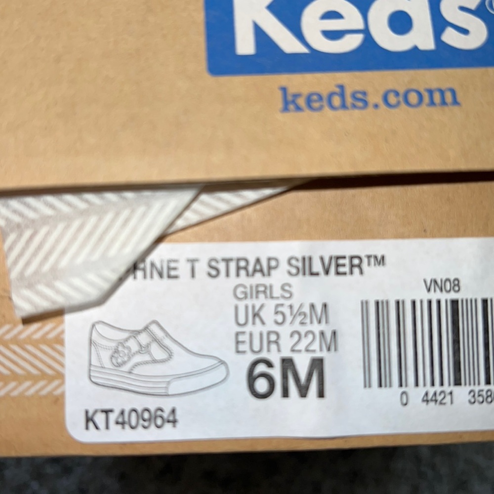 NIB KEDS Daphne T-strap Sneaker SILVER - Picture 7 of 8